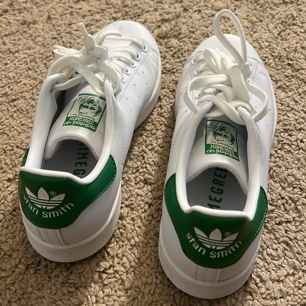 Adidas woman’s sneaker